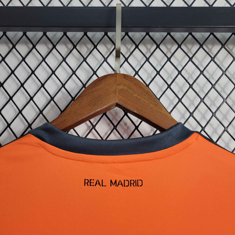 Camisa Manga Longa Real Madrid Away 2013/14 - Adidas Retrô Masculina - Laranja/Preta