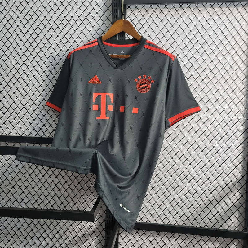 Camisa Bayern de Munique III 2022/23 - Adidas Torcedor Masculina - Preta/Vermelha